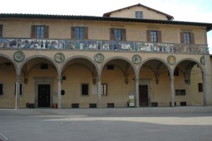 pi-facciata-ospedale-del-ceppo-con-il-fregio-dei-della-robbia_pistoia-17