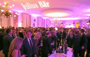 ST. MORITZ, 30JAN17 - Das St. Moritz Gourmet Festival 2017 ist eroeffnet: An verschiedenen Gourmetinseln servieren die amerikanischen Gastkoeche erste Kostproben ihrer Kochkuenste. Impression vom 'Grand Julius Baer Opening' im Kempinski Grand Hotel des Bains in St. Moritz am 30. Januar 2017. Impression of the 'Grand Julius Baer Opening' of the 24th St. Moritz Gourmet Festival at the Kempinski Grand Hotel des Bains in St. Moritz, Switzerland, January 30, 2017. swiss-image.ch/Photo Andy Mettler